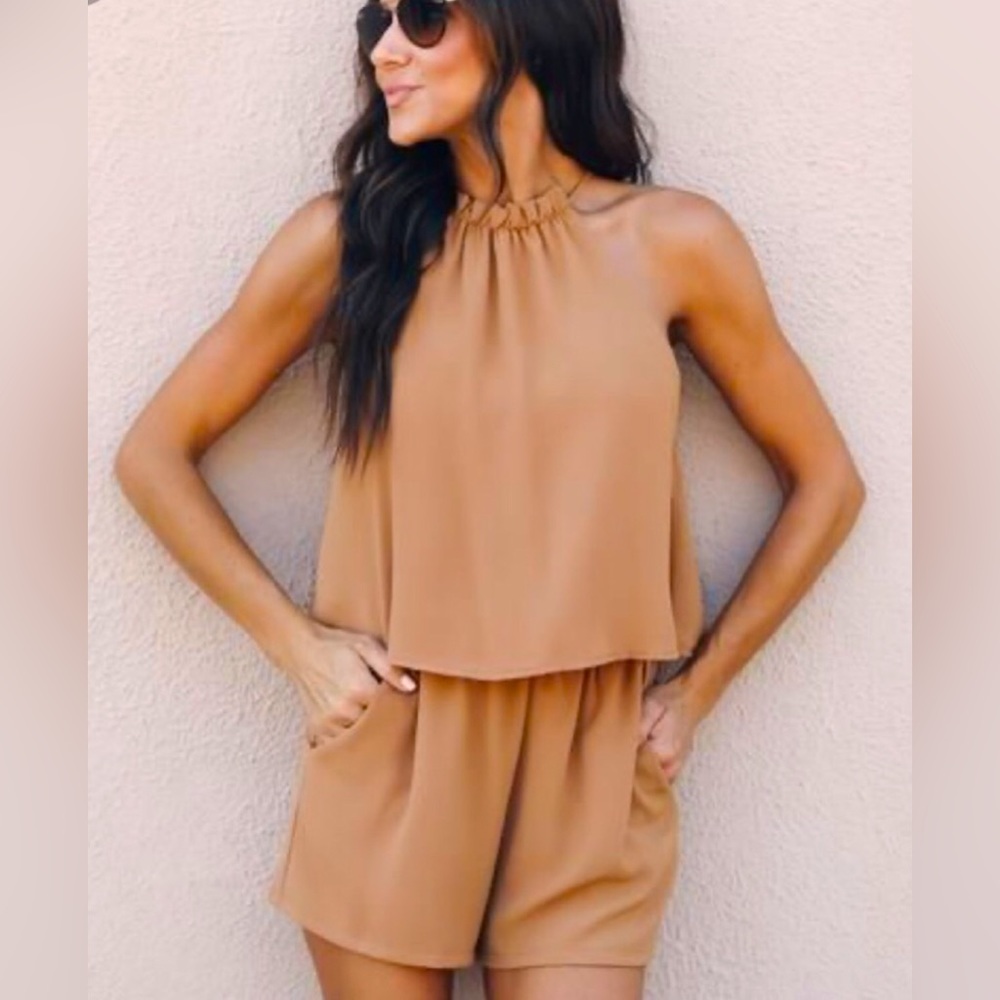 NWOT Vici Dolls Pick Up Line Pocketed Sleeveless Tan Romper Size Med
